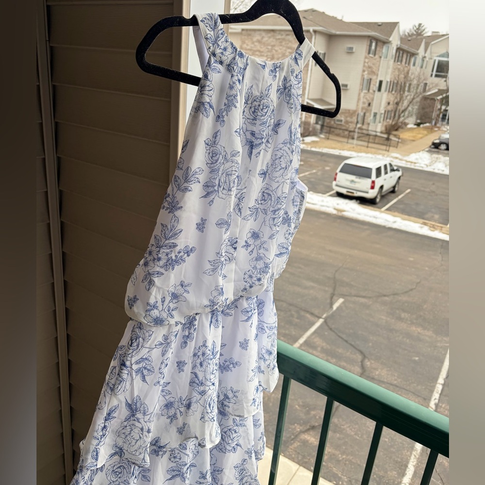 🆕✨Signature byRobbieBee Blue Floral Tiered Midi Dress Size 6 White Chinoiserie - Picture 7 of 15